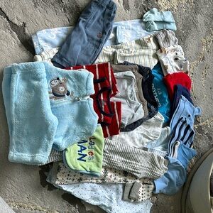 Bundle of boys’ baby 0-3 months clothes, used, various brands and colors